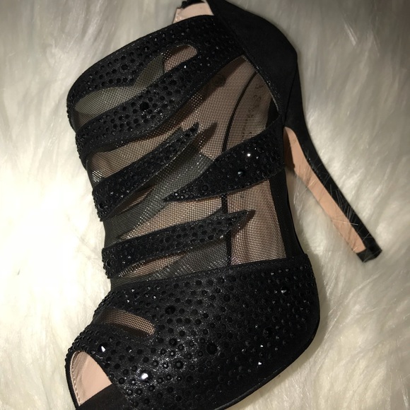 Heels - Picture 7 of 8